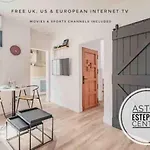 Apartmán Astor Centro. 360 Roof Terrace. Epicentre Old Town Estepona